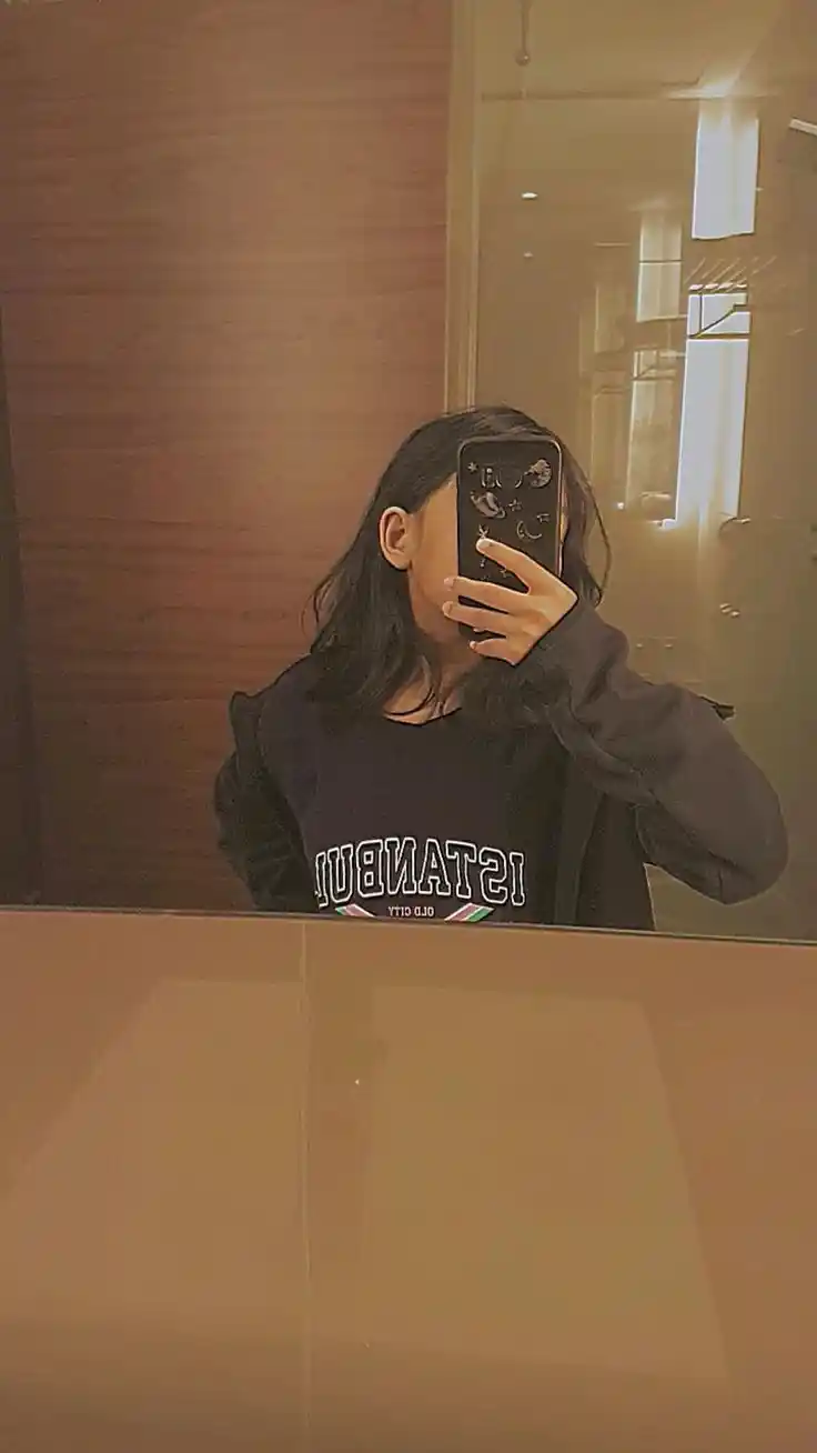 mirror-selfie-girl-pic